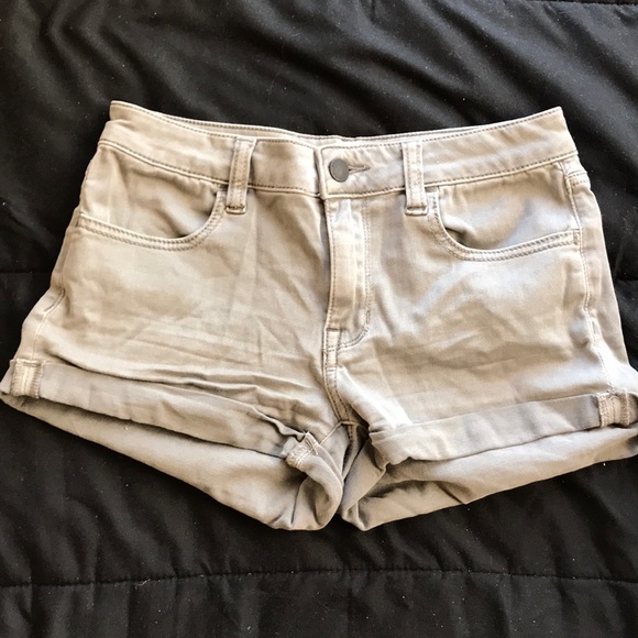 Grey shorts - Picture 1 of 3